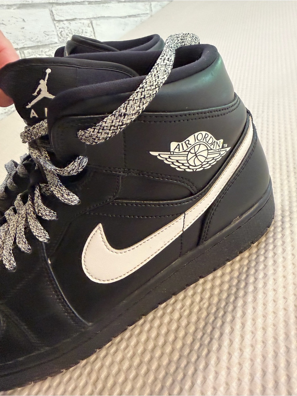 Immaculate Air Jordan 1 Mid Black White Men’s 11.5 Sneakers 554724-049 High Top